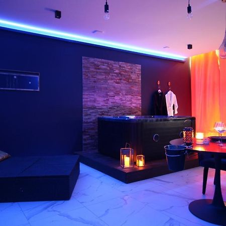 Suite Blue Jacuzzi Le Breuil  外观 照片