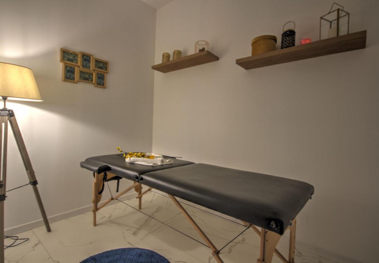 Suite Blue Jacuzzi Le Breuil  外观 照片
