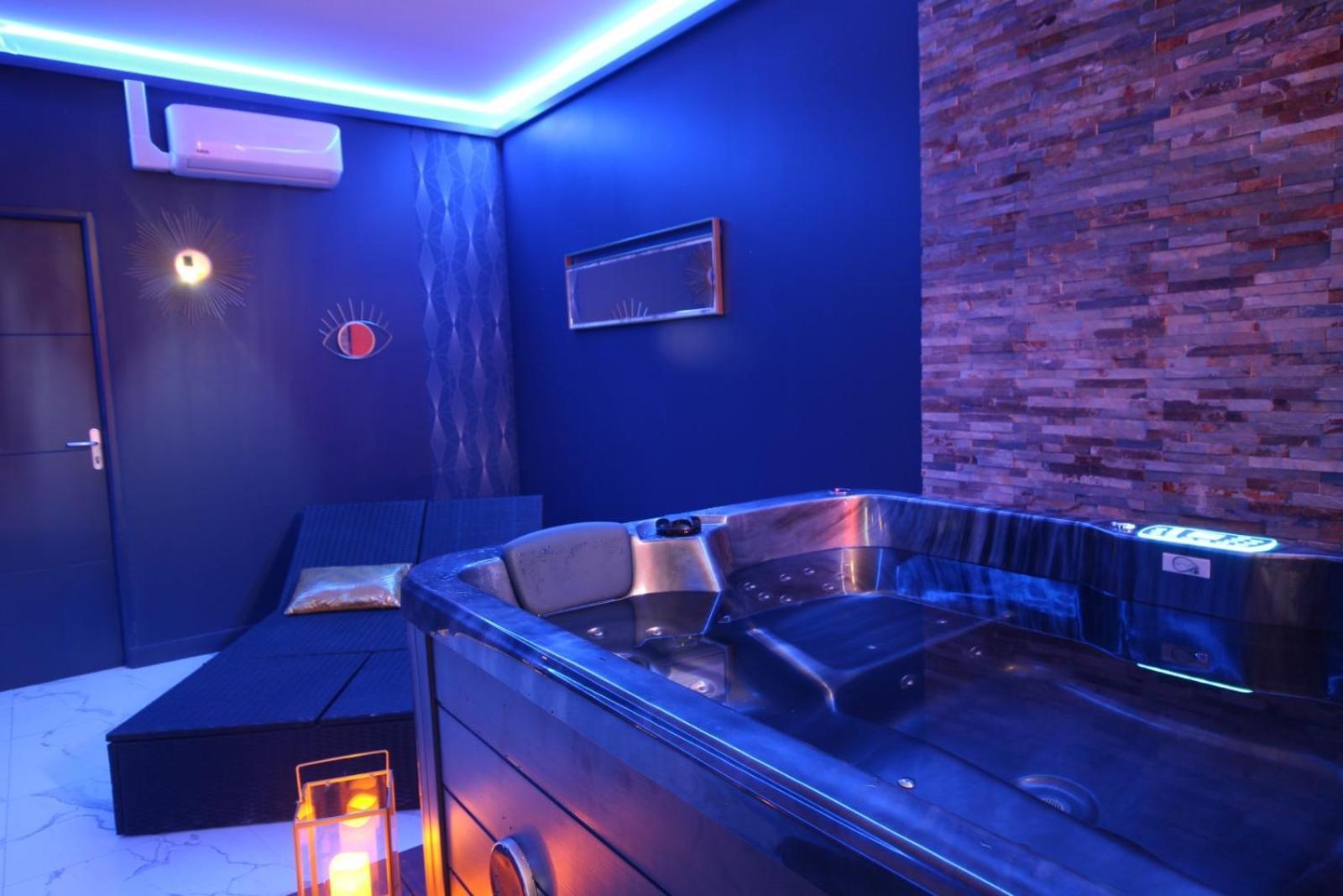 Suite Blue Jacuzzi Le Breuil  外观 照片