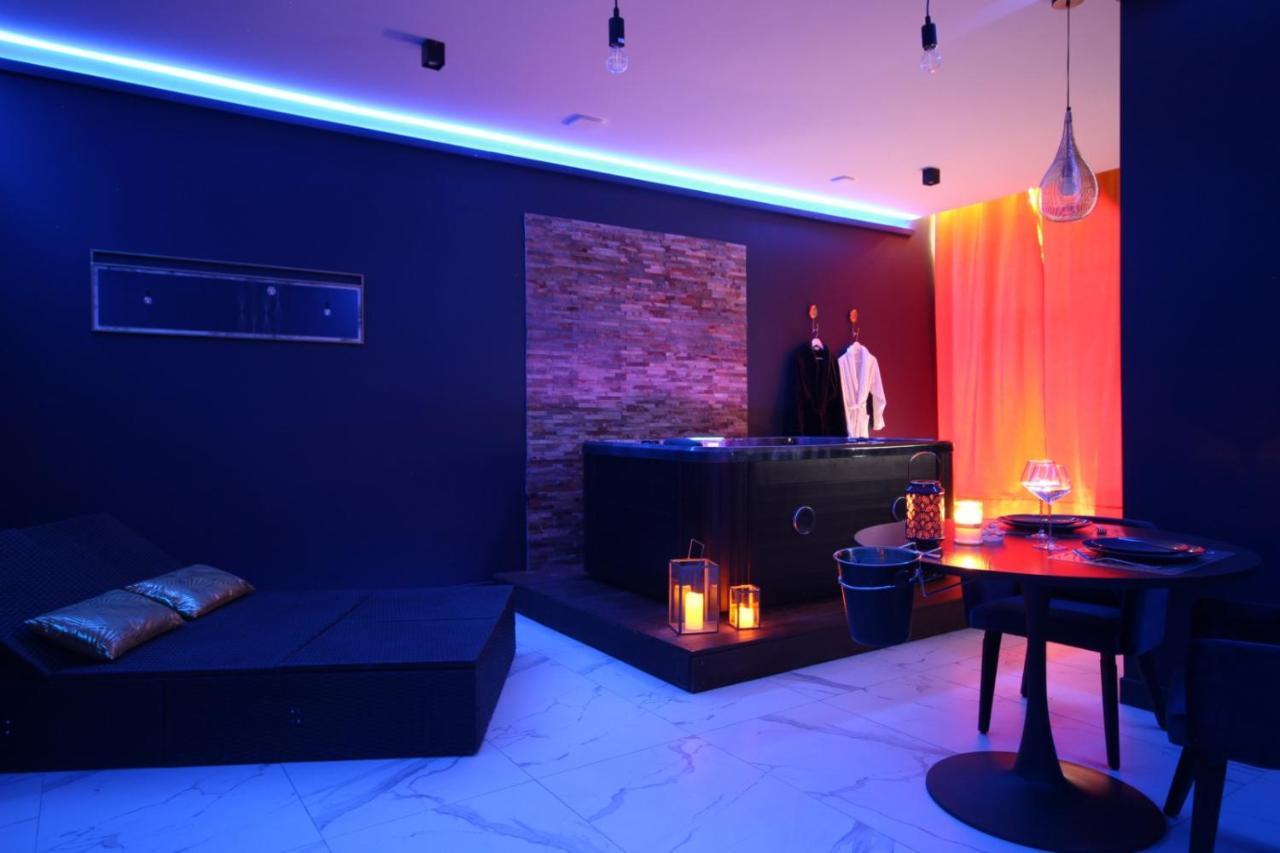Suite Blue Jacuzzi Le Breuil  外观 照片